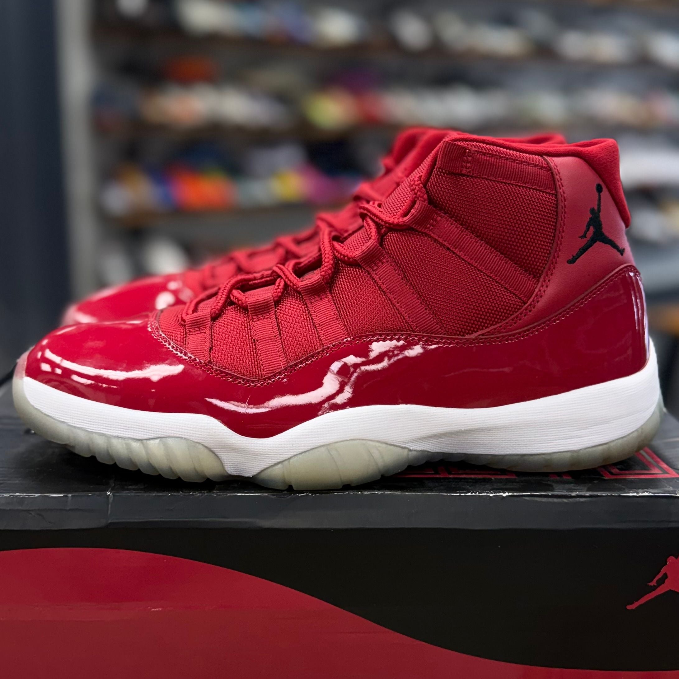 Jordan 11 Retro Win Like 96 - Preowned