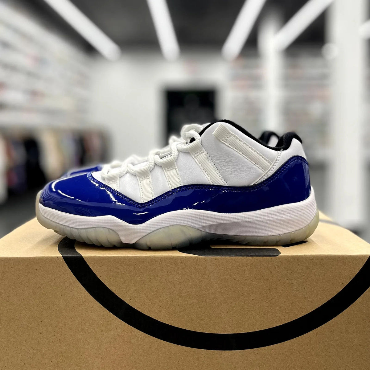 Jordan 11 Retro Low White Concord (Women's) - Preowned