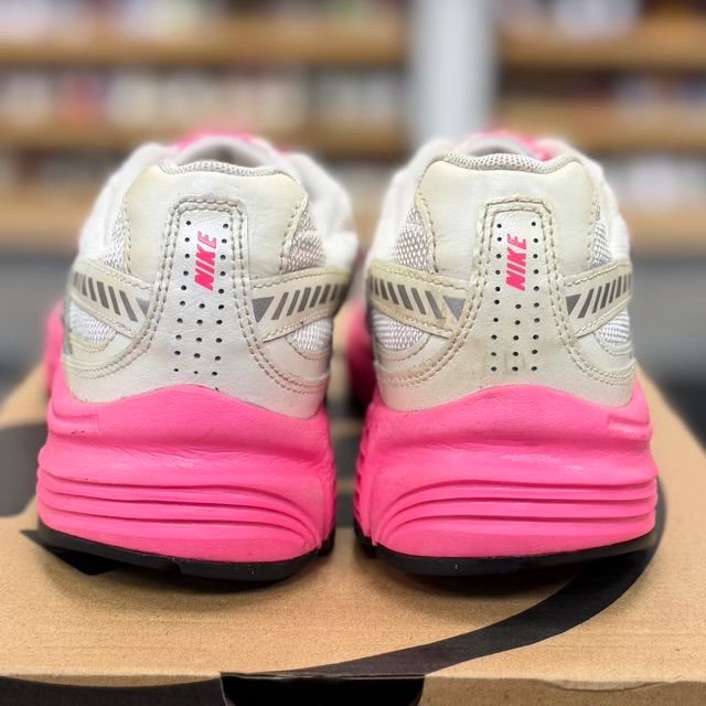 Nike Wmns Initiator White Hot Pink - Preowned