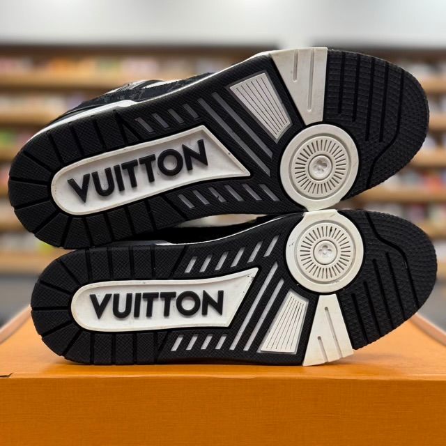 Louis Vuitton LV Trainer White Black - Preowned