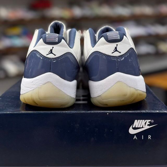 Jordan 11 Retro Low Diffused Blue - Preowned