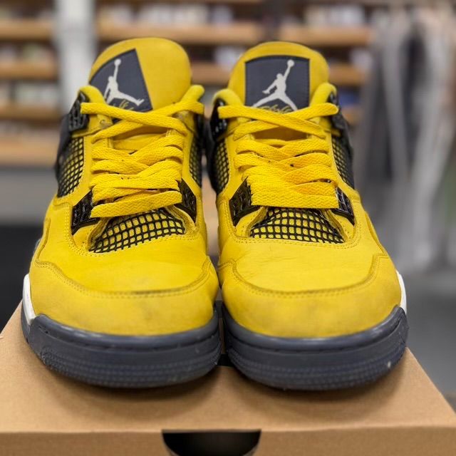 Jordan 4 Retro Lightning (2021) - Preowned