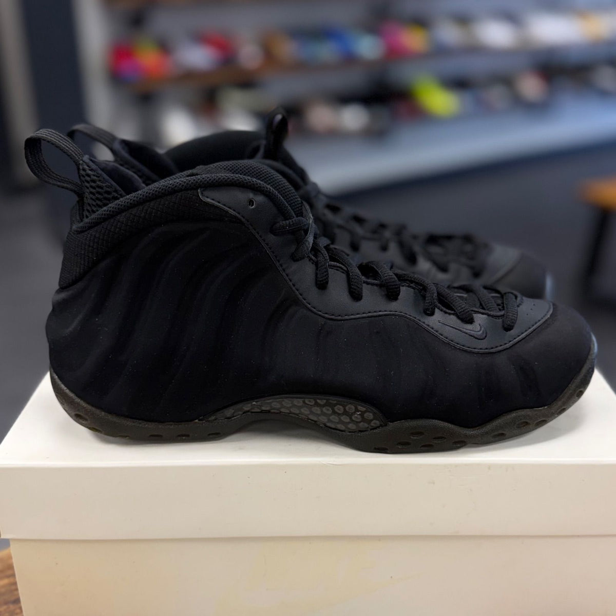 Nike Air Foamposite One Black Suede - Preowned