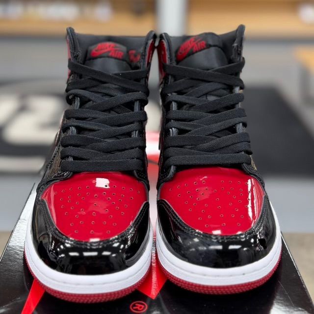 Jordan 1 Retro High OG Patent Bred (GS) - Preowned