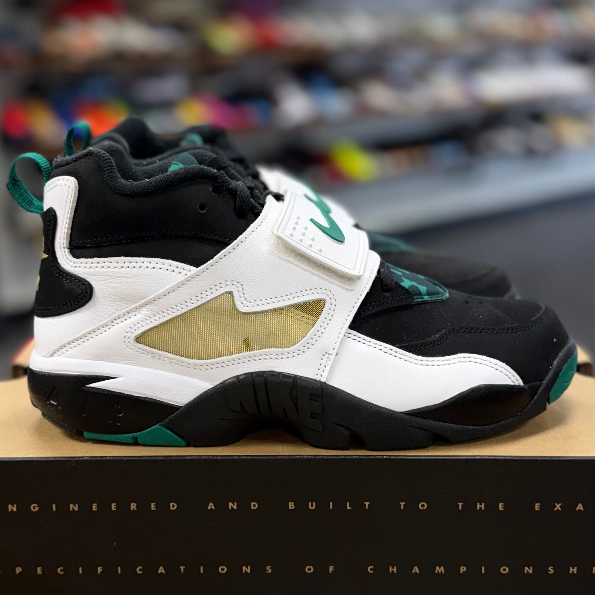 Nike Air Diamond Turf Emerald - Preowned