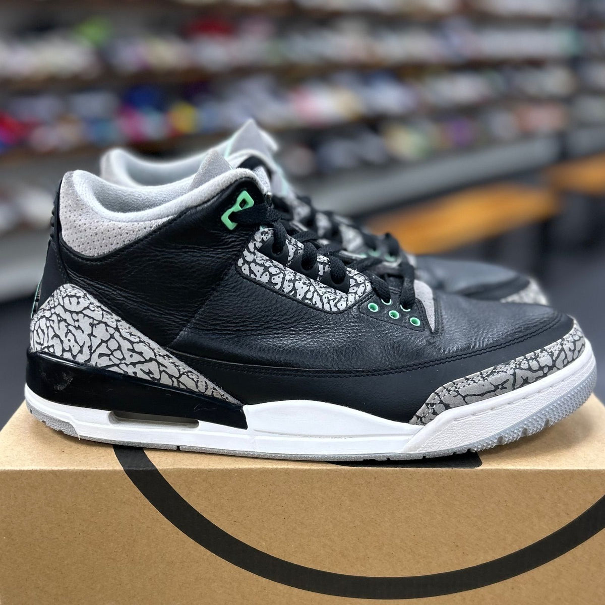 Jordan 3 Retro Green Glow - Preowned