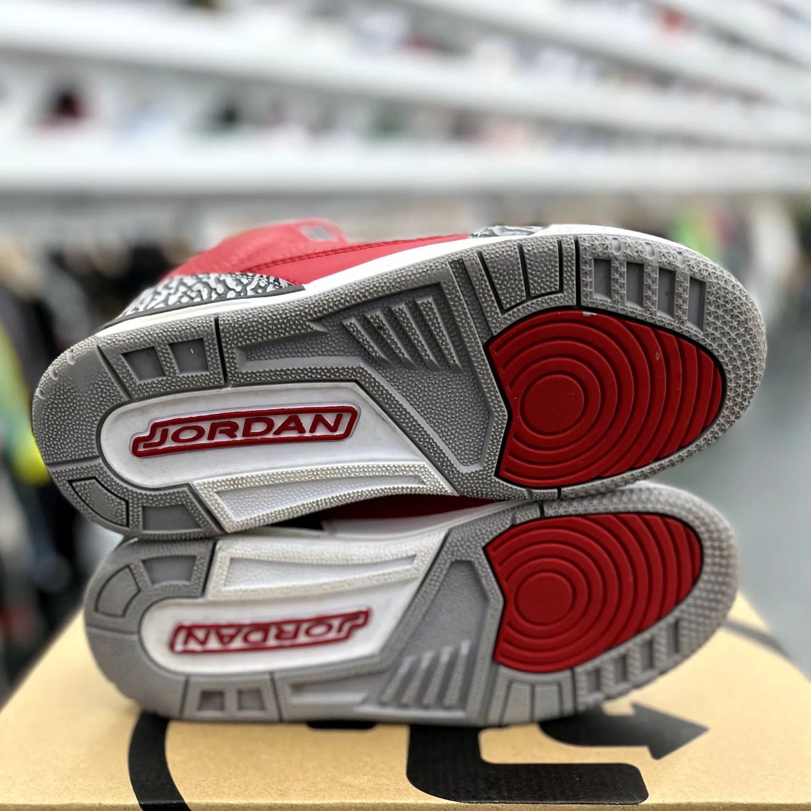 Jordan 3 Retro SE Fire Red (GS) - Preowned