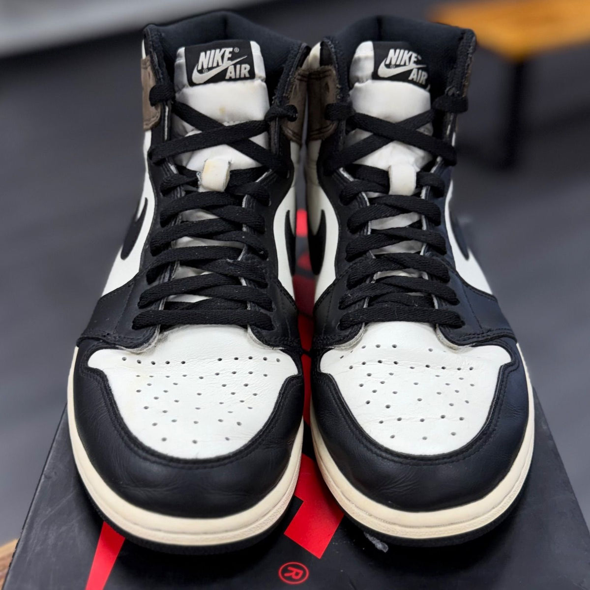 Jordan 1 Retro High Dark Mocha - Preowned