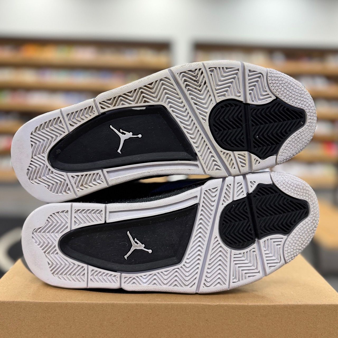 Jordan 4 Retro Fear (2024) - Preowned