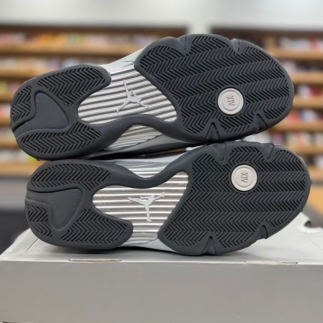 Jordan 14 Retro Flint Grey - Preowned