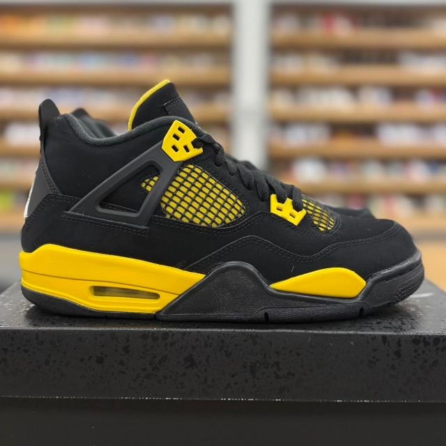 Jordan 4 Retro Thunder (2023) (GS) - Preowned