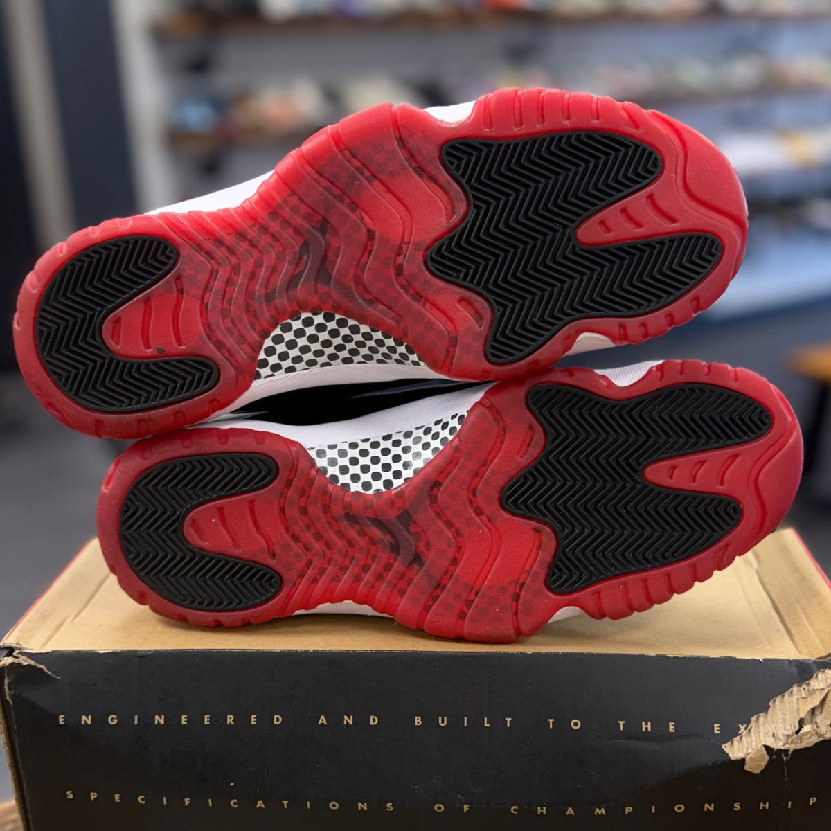 Jordan 11 Retro Playoffs Bred (2019) - Preowned