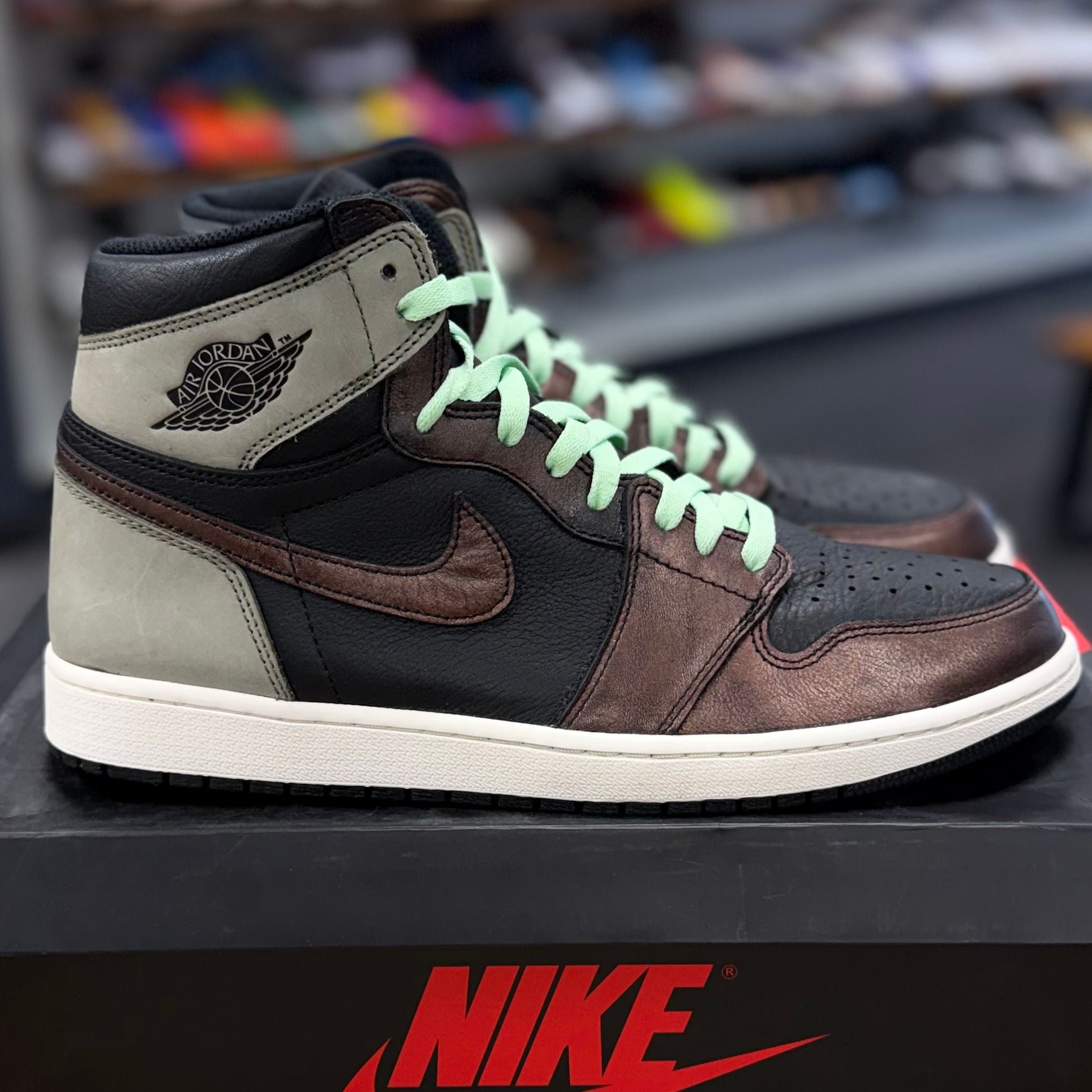 Jordan 1 Retro High Light Army Rust Shadow Patina - Preowned