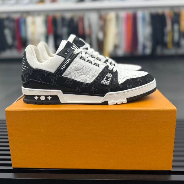 Louis Vuitton LV Trainer White Black - Preowned