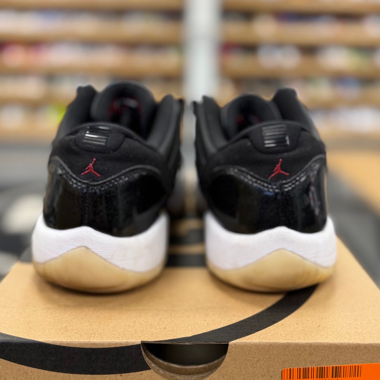 Jordan 11 Retro Low 72-10 (GS) - Preowned
