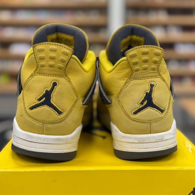 Jordan 4 Retro Lightning (2021) - Preowned