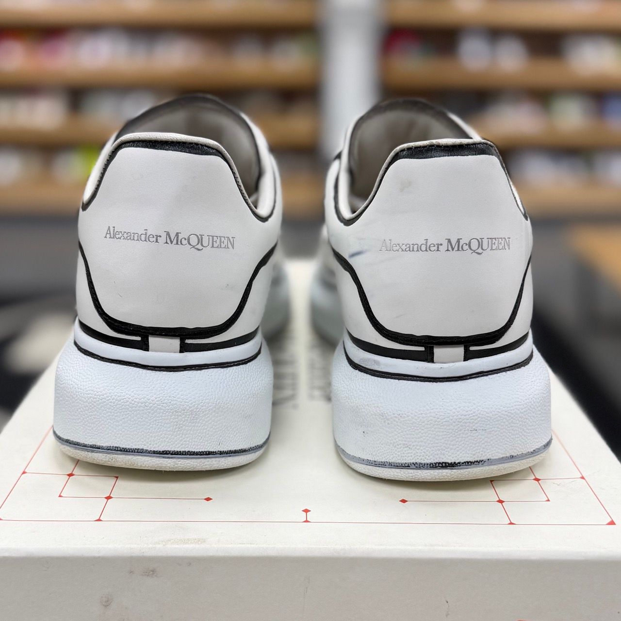 Alexander McQueen Oversized White Black Outline - Preowned