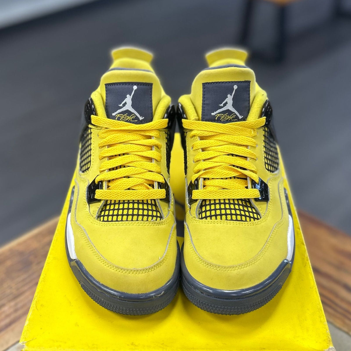 Jordan 4 Retro Lightning (2021) (GS) - Preowned