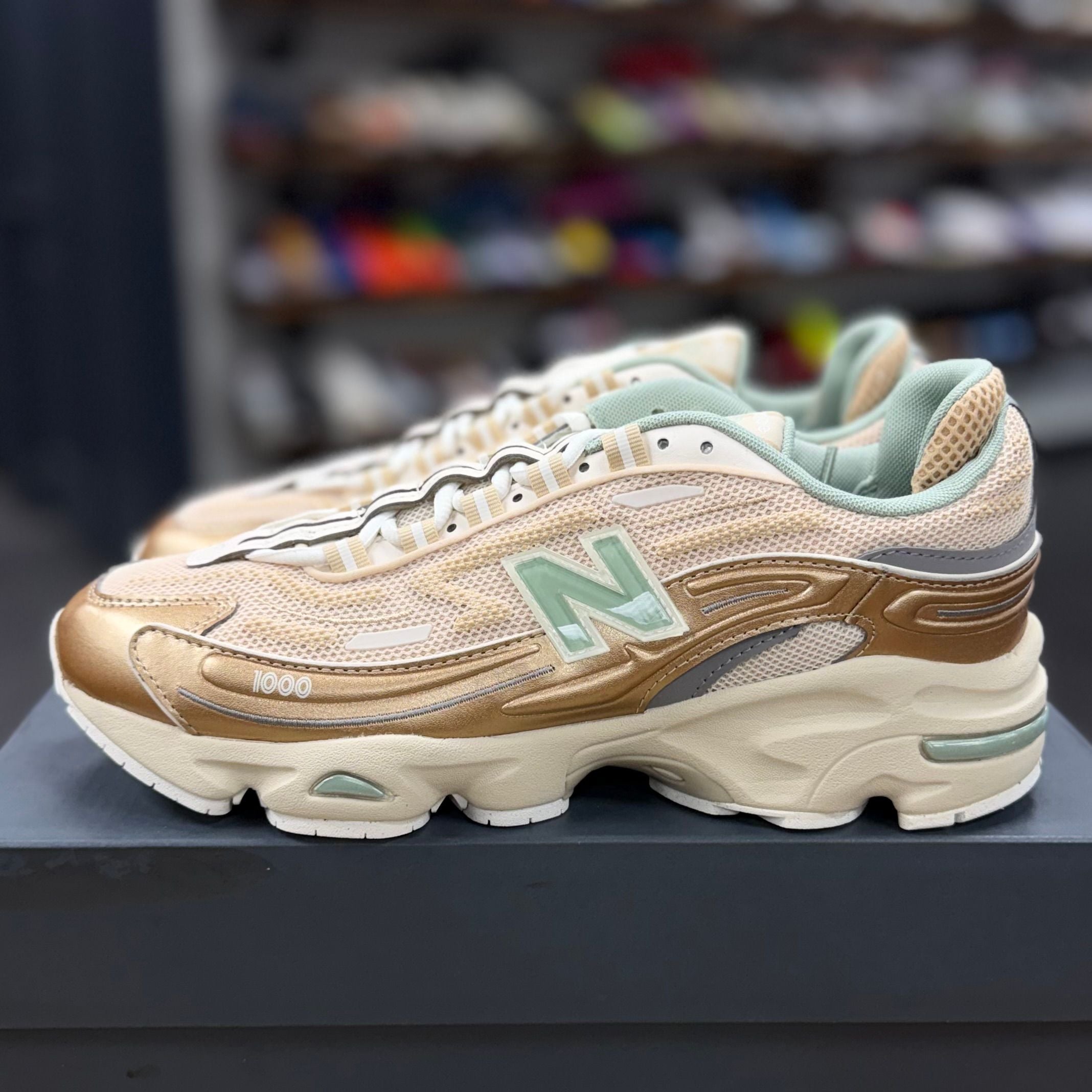 BRAND NEW STEAL - New Balance 1000 Desert Clay