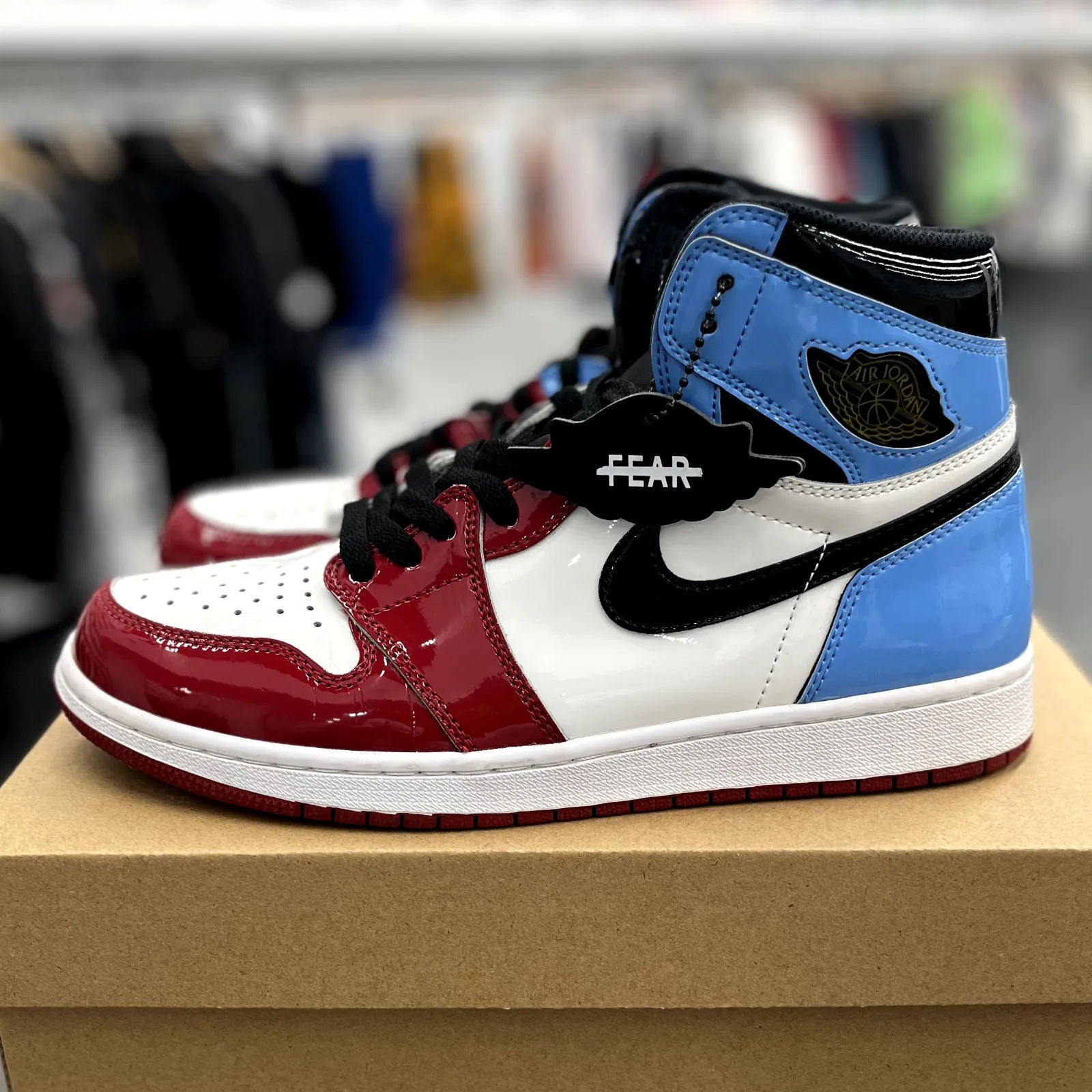 Jordan 1 Retro High Fearless UNC Chicago - Preowned
