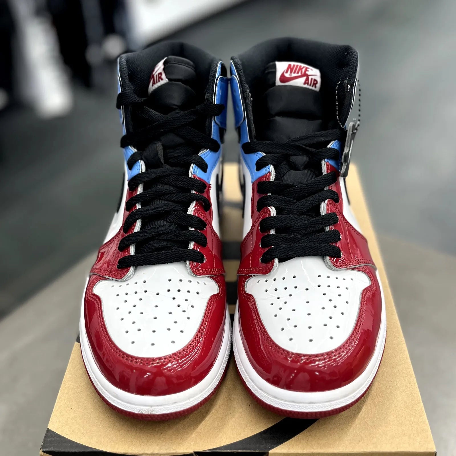 Jordan 1 Retro High Fearless UNC Chicago - Preowned