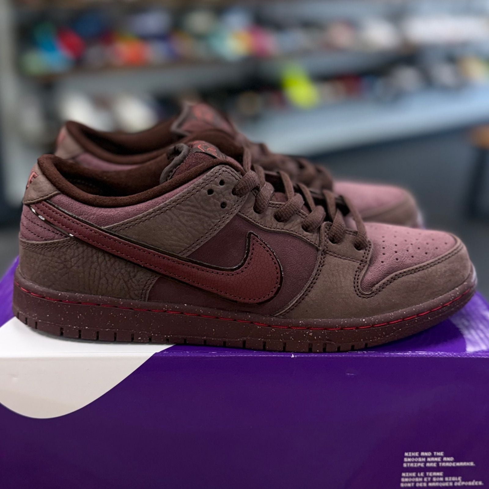 Nike SB Dunk Low City of Love Burgundy Crush - Preowned