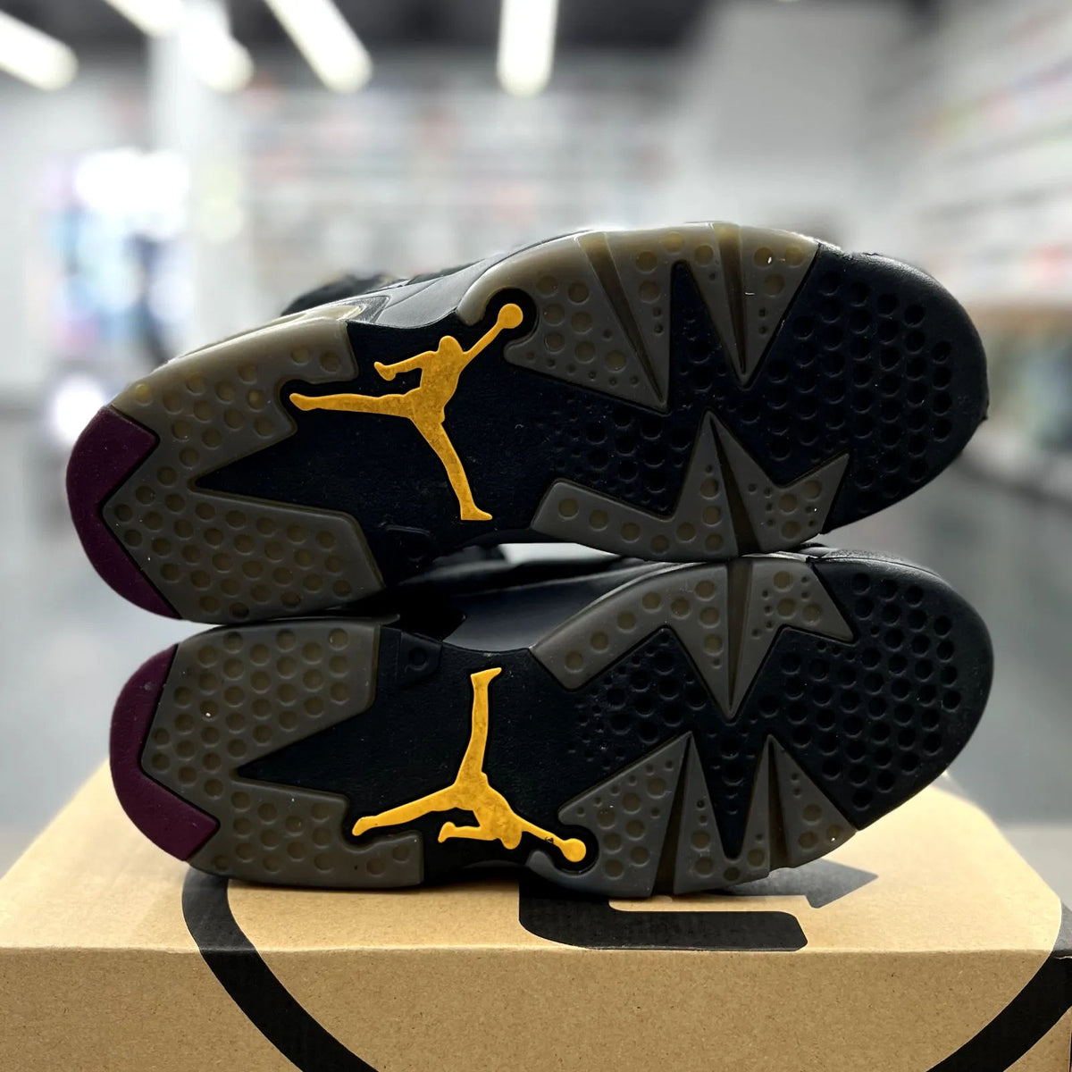 Jordan 6 Retro Bordeaux - Preowned