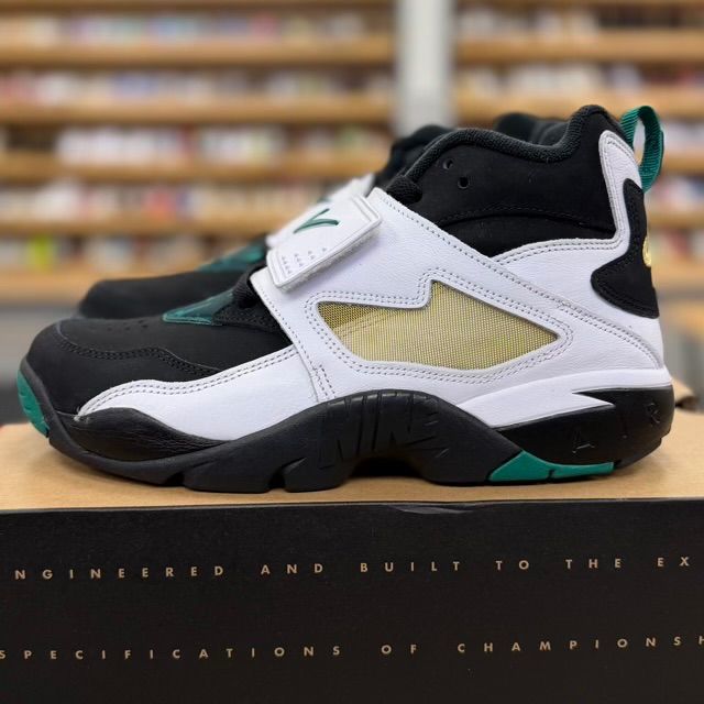 Nike Air Diamond Turf Emerald - Preowned