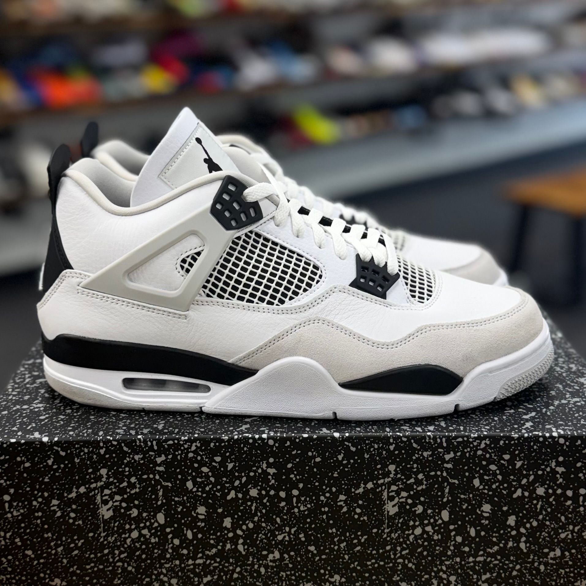 Jordan 4 Retro Military Black - Preowned