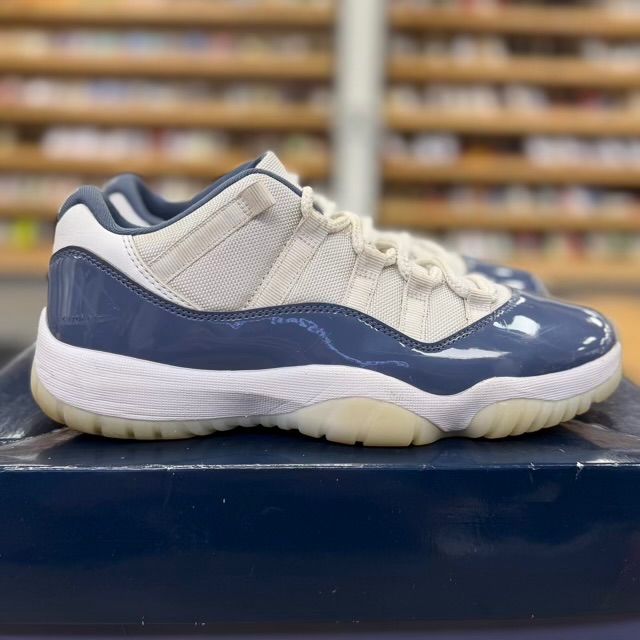 Jordan 11 Retro Low Diffused Blue - Preowned