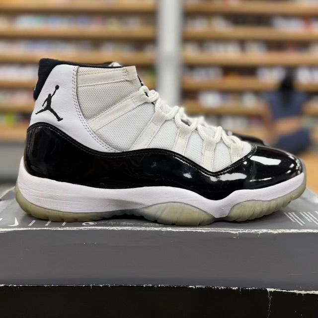 Jordan 11 Retro Concord (2011) - Preowned