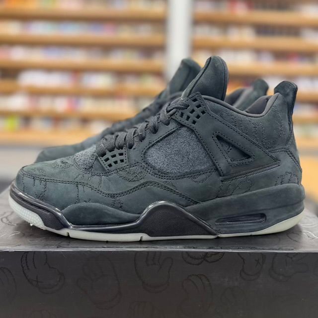 Jordan 4 Retro Kaws Black - Preowned