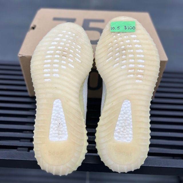 adidas Yeezy Boost 350 V2 Cream - Preowned