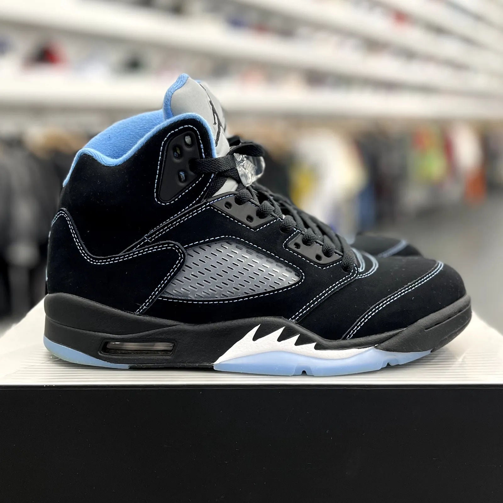 Jordan 5 Retro Black University Blue (2026) - Preowned