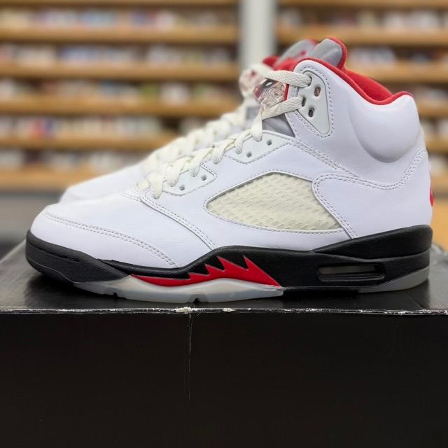 Jordan 5 Retro Fire Red Silver Tongue (2020) - Preowned