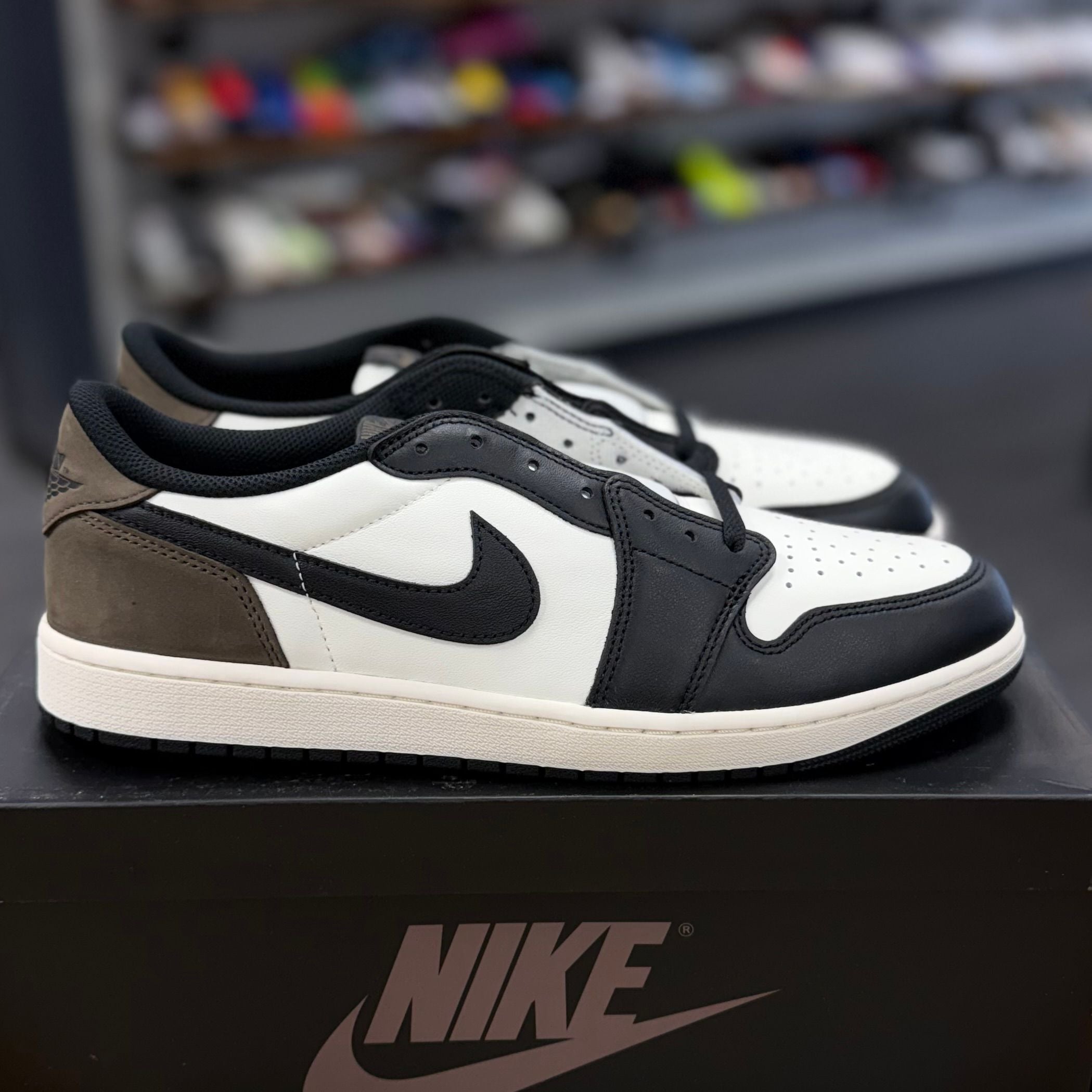 BRAND NEW STEAL - Jordan 1 Retro Low OG Mocha