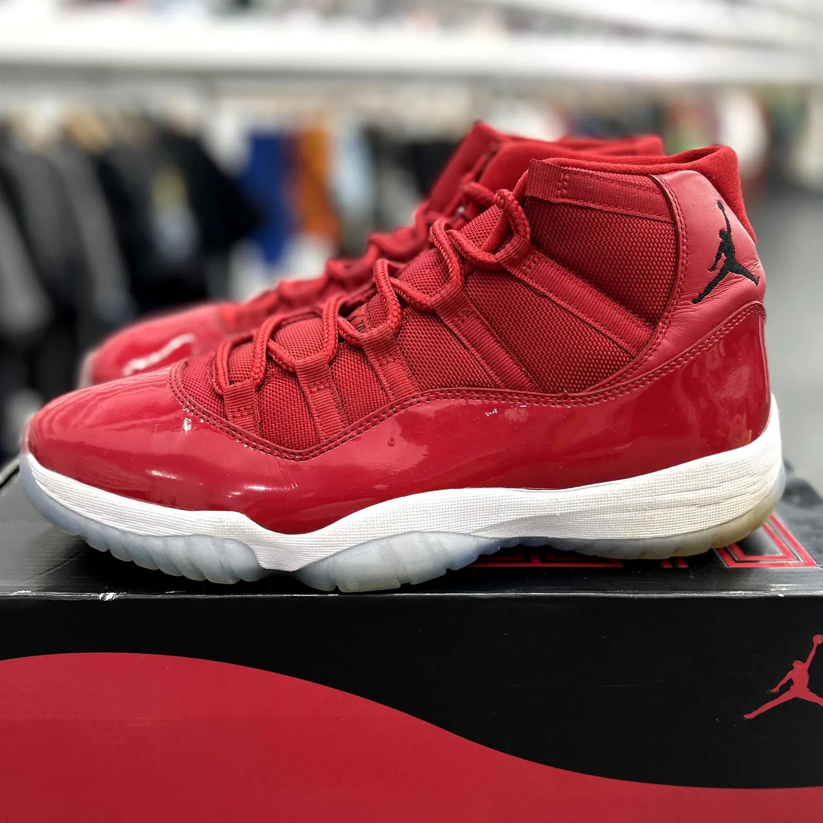 Jordan 11 Retro Win Like 96 - Preowned