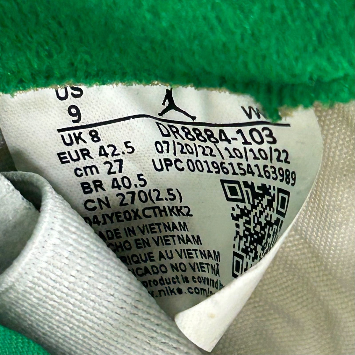 Jordan 2 Retro Lucky Green - Preowned