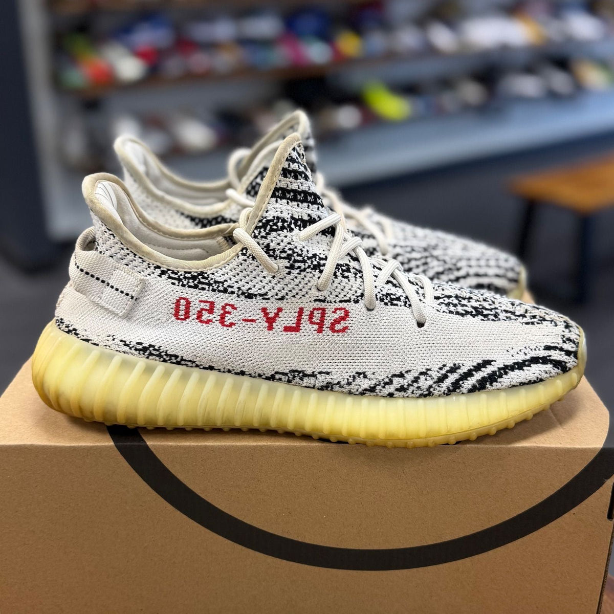 adidas Yeezy Boost 350 V2 Zebra - Preowned