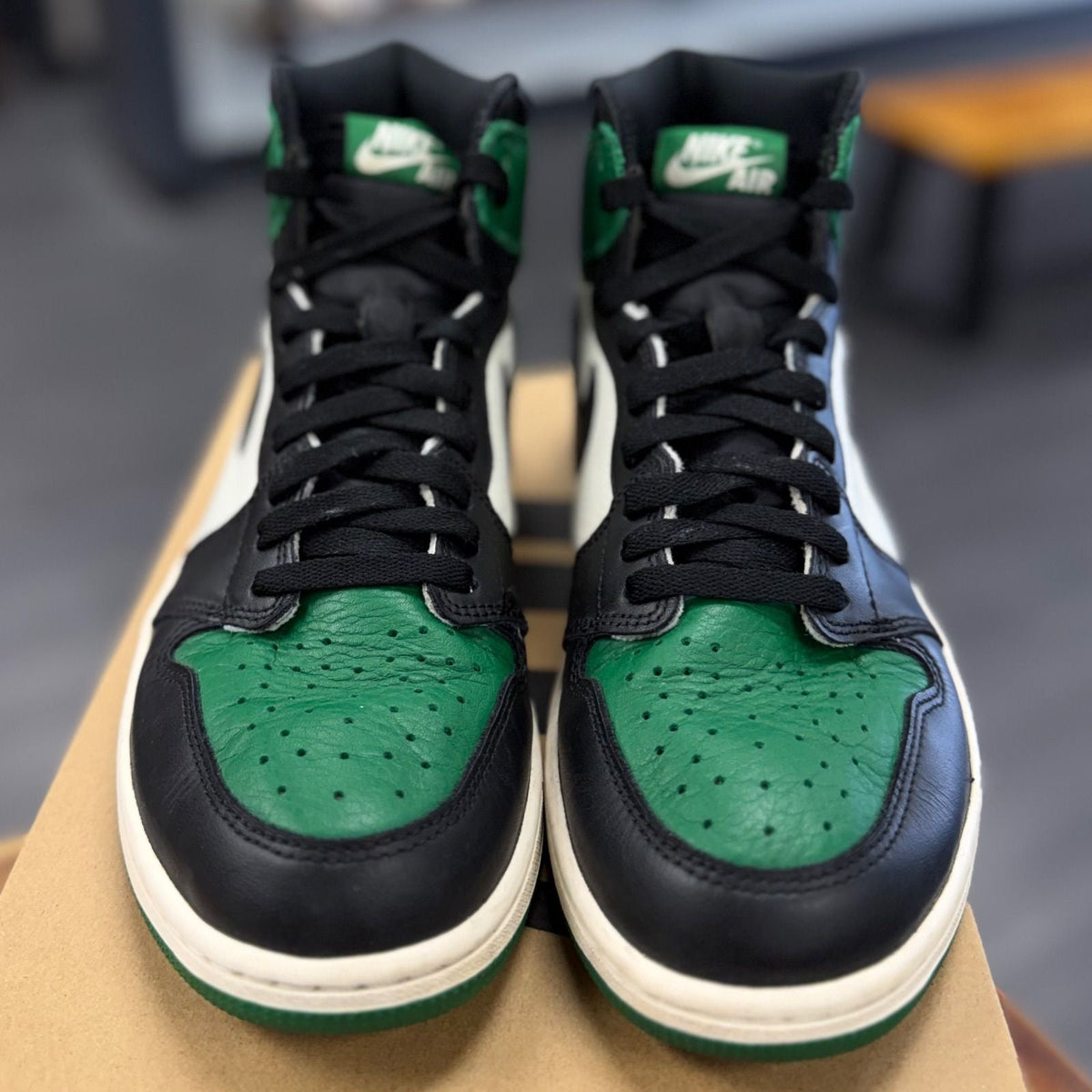 Jordan 1 Retro High Pine Green - Preowned