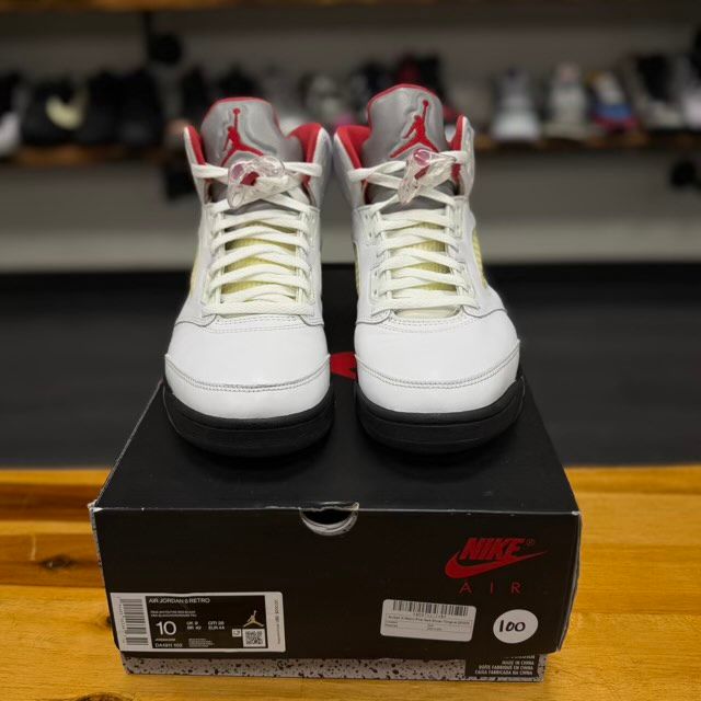Jordan 5 Retro Fire Red Silver Tongue (2020) - Preowned