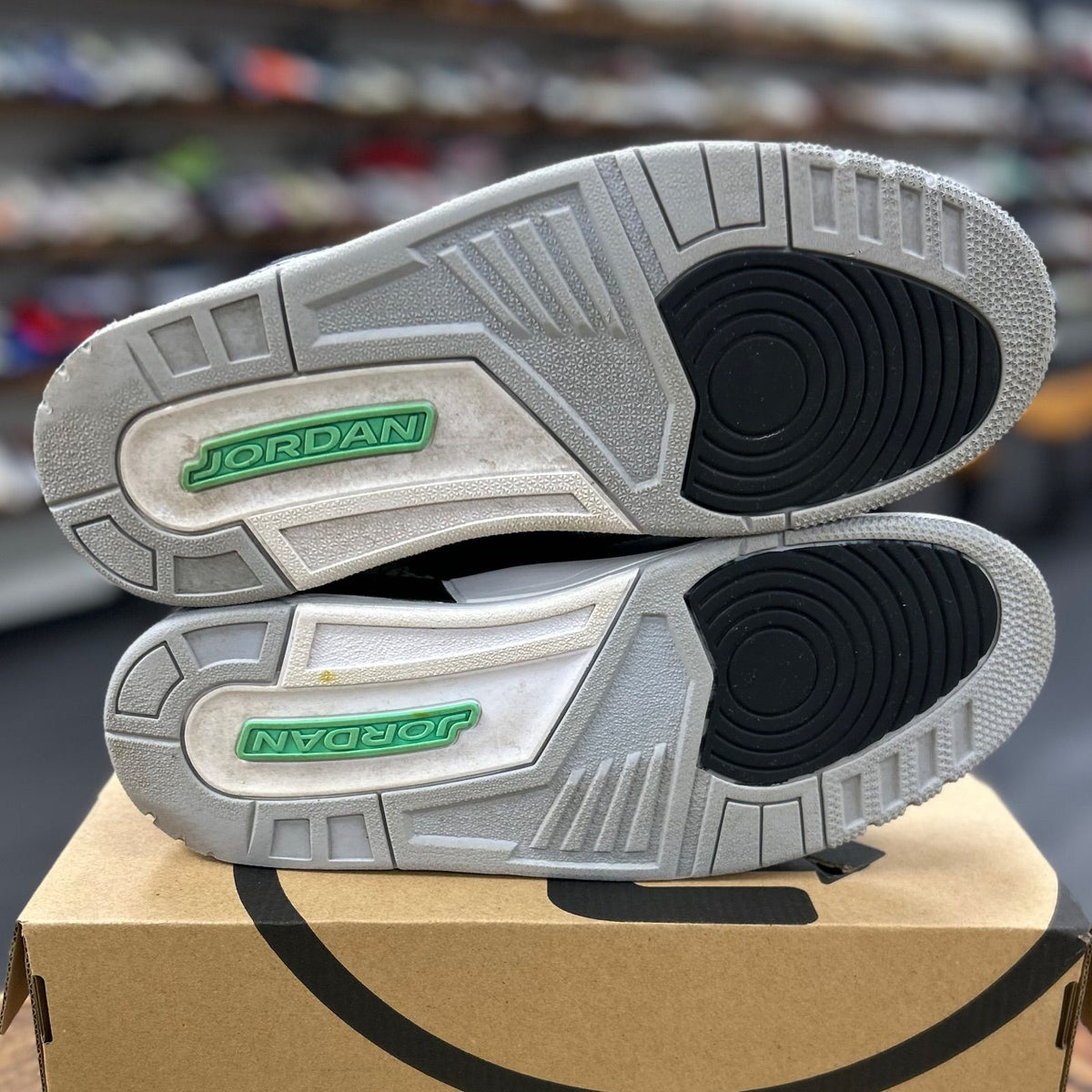 Jordan 3 Retro Green Glow - Preowned