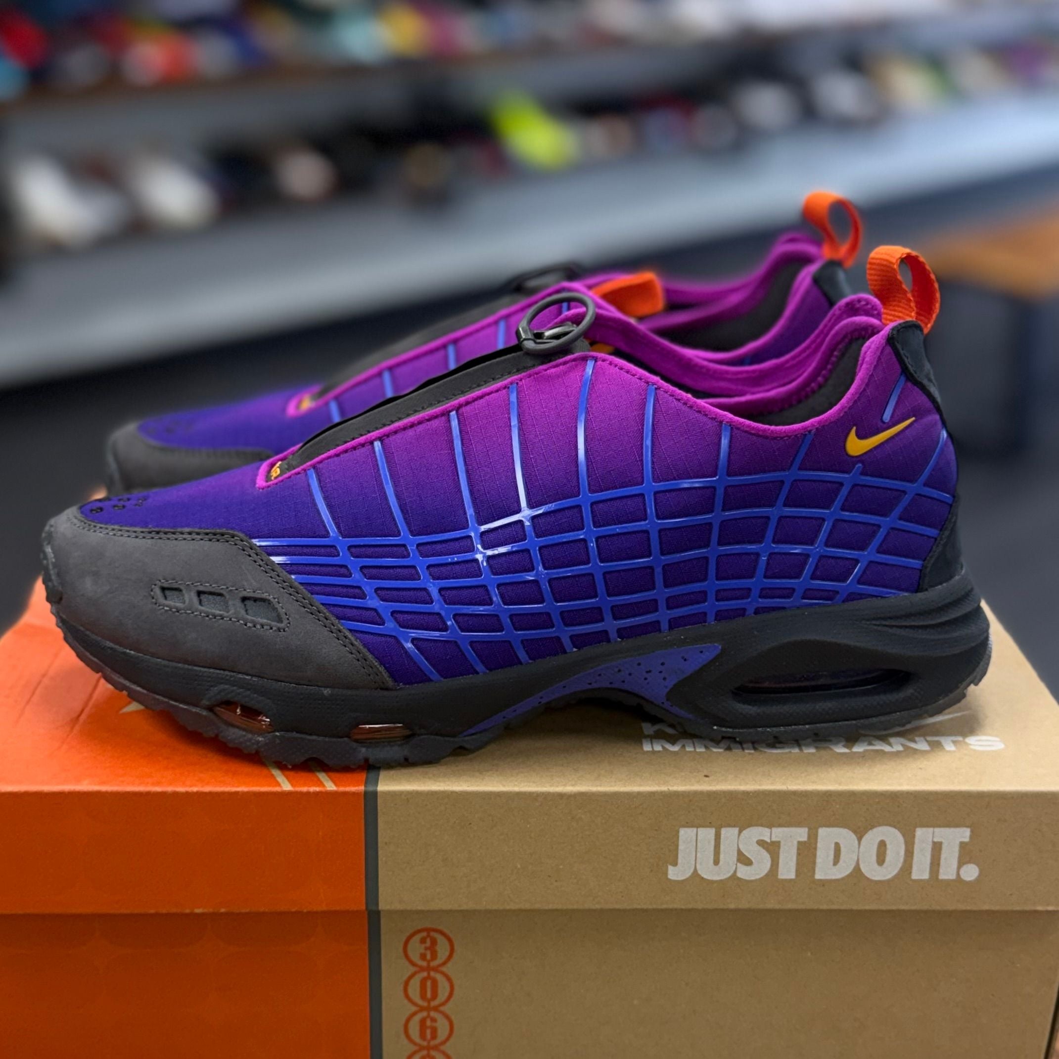 Nike Air Max Sunder SP Kids of Immigrants Sun Down - Preowned