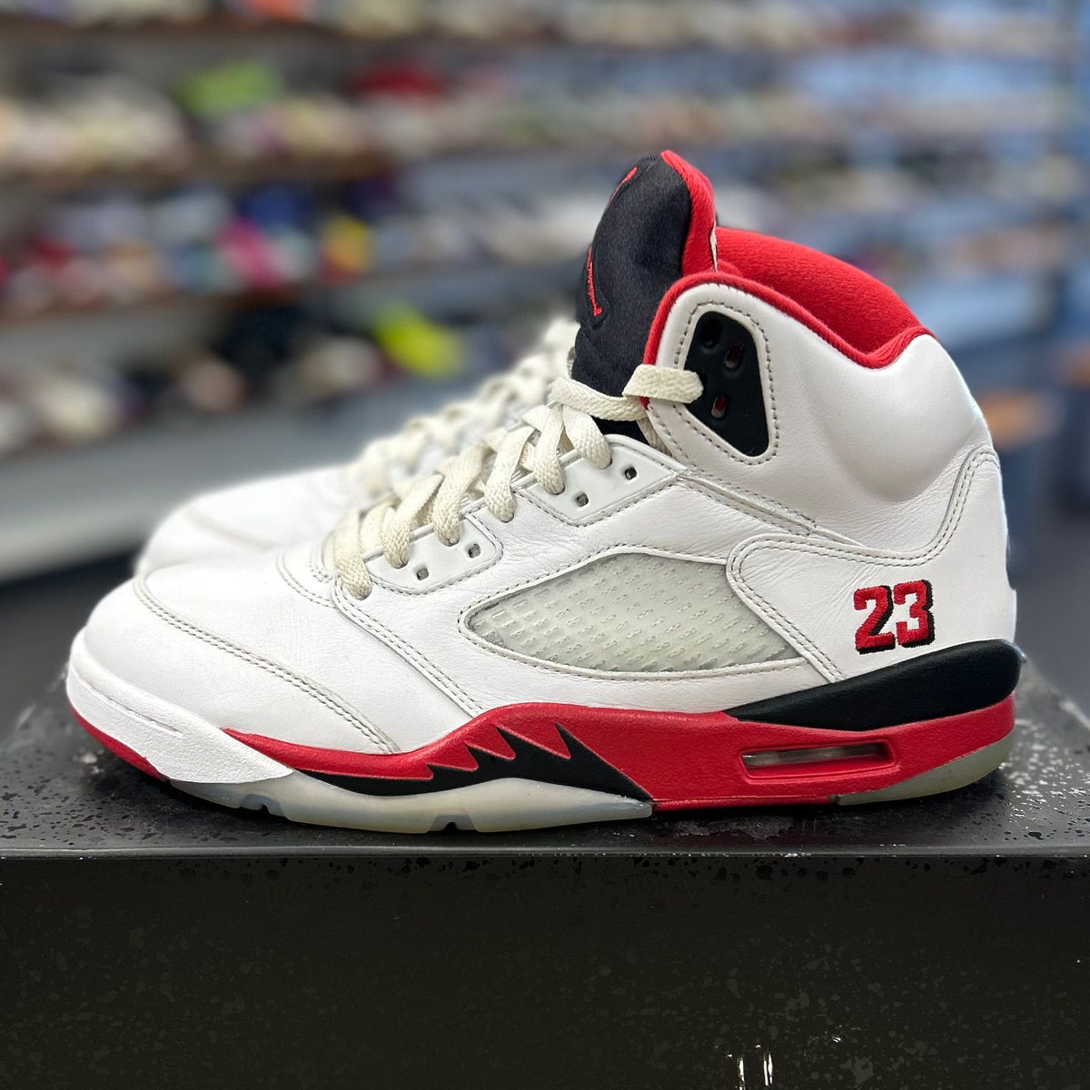 Jordan 5 Retro Fire Red Black Tongue (2025) - Preowned