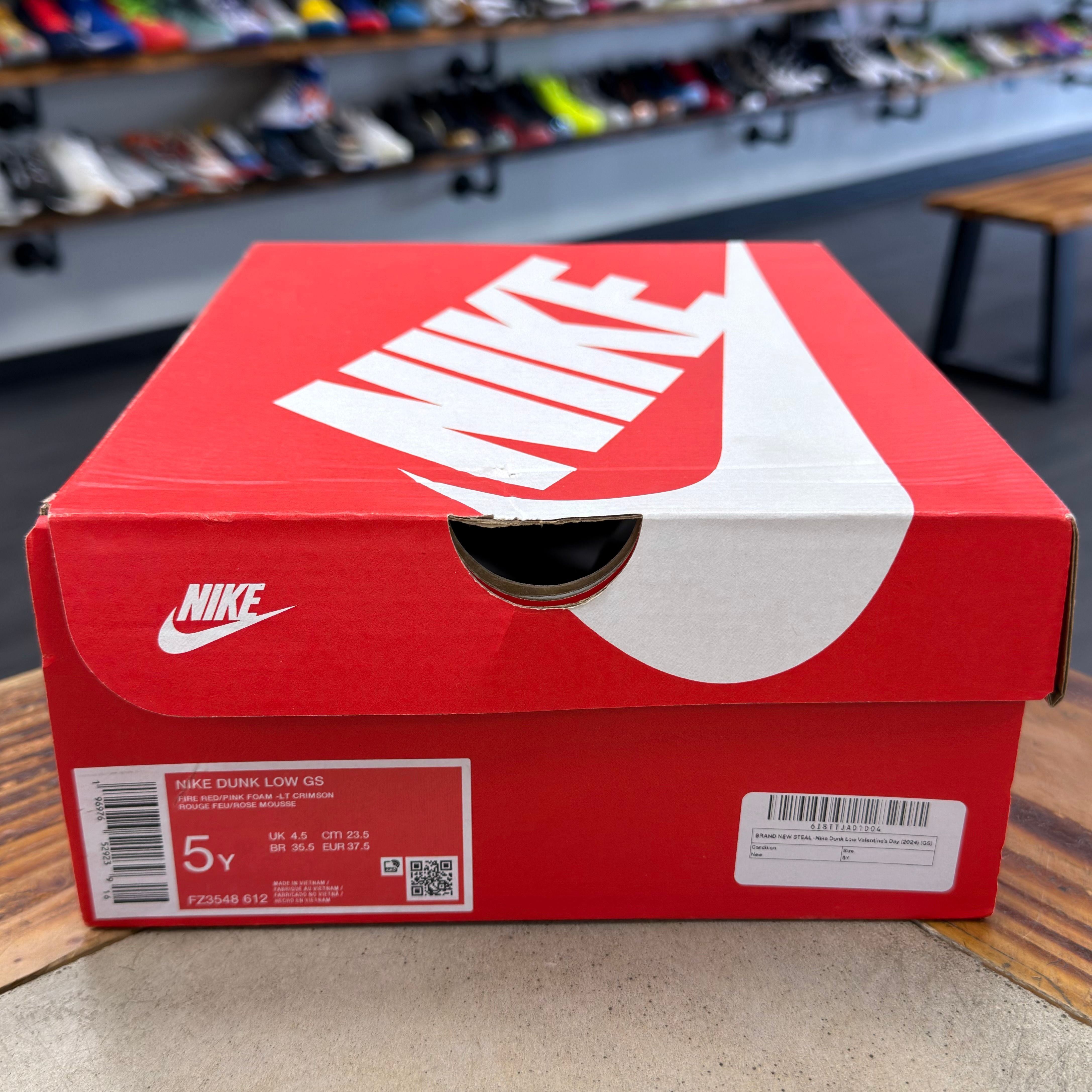 BRAND NEW STEAL - Nike Dunk Low Valentine's Day (2024) (GS)