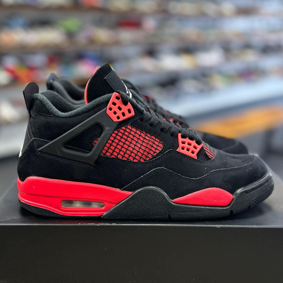 Jordan 4 Retro Red Thunder - Preowned