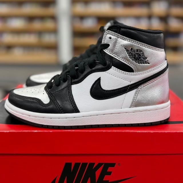 Jordan 1 Retro High Silver Toe (Women's) - Preowned