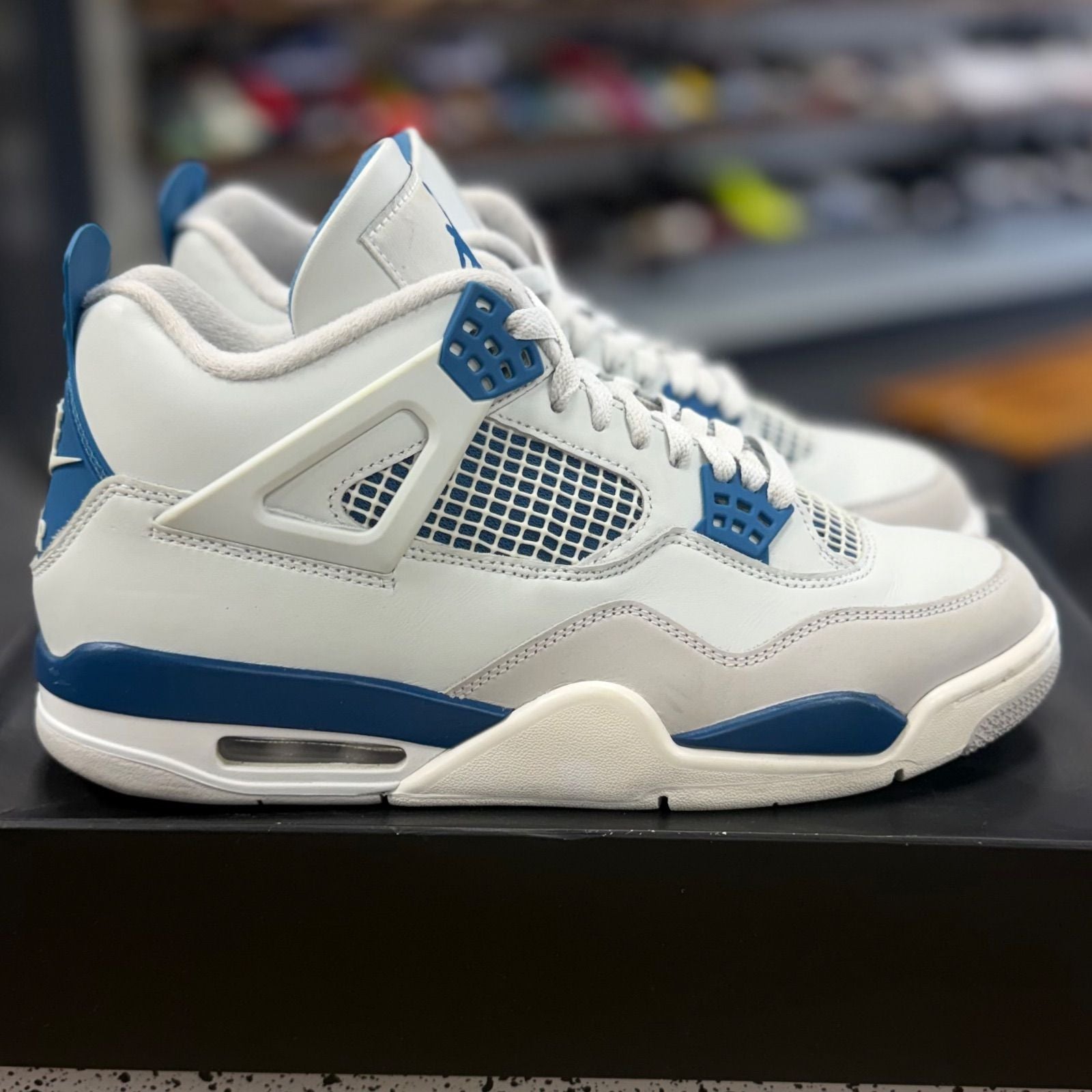 Jordan 4 Retro Military Blue (2024) - Preowned