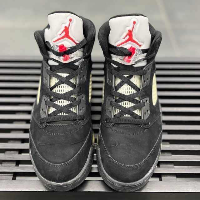 Jordan 5 Retro Black Metallic (2011) - Preowned