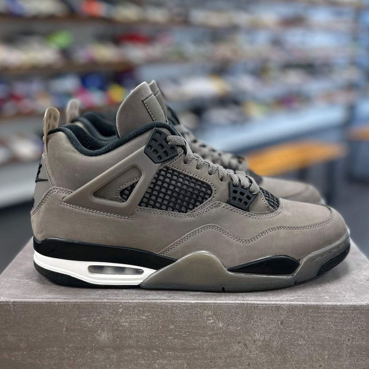 Jordan 4 Retro Cave Stone - Preowned
